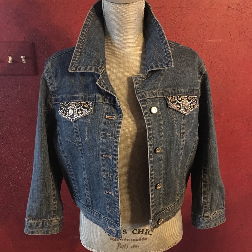Jean jacket with sequins on pockets